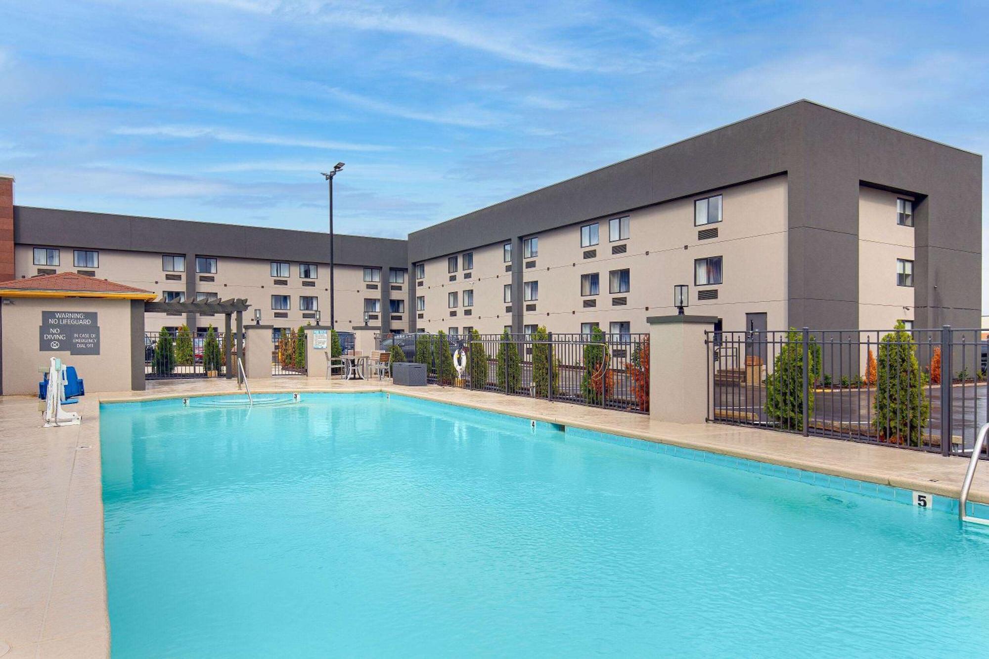 La Quinta By Wyndham Nashville Airport Buitenkant foto